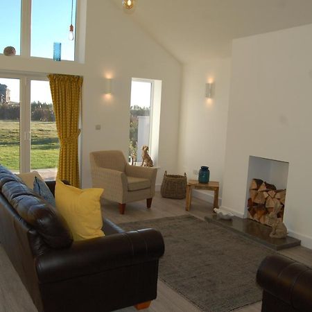 Beautiful, Modern Villa 5 Mins Walk From The Stunning Bay At Trearddur Holyhead Zewnętrze zdjęcie