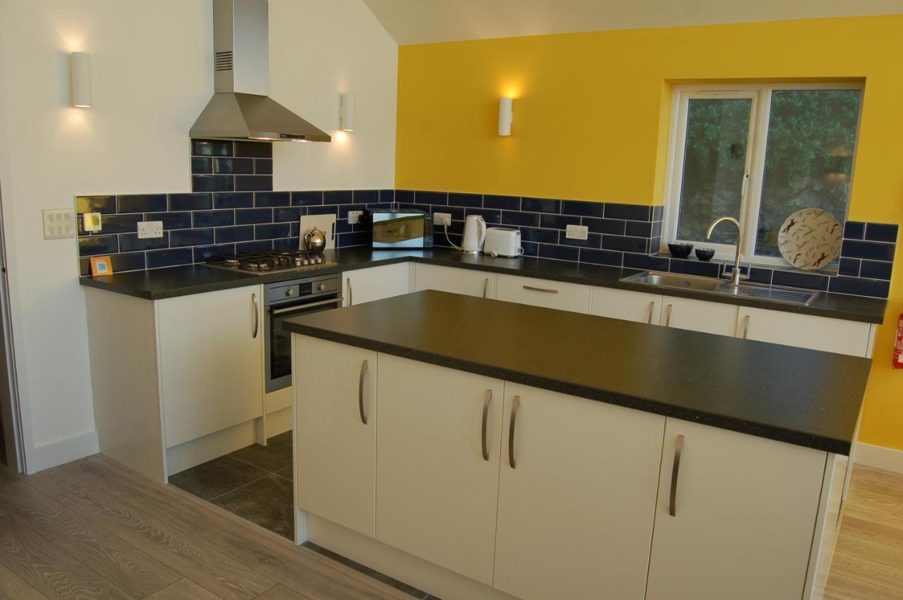 Beautiful, Modern Villa 5 Mins Walk From The Stunning Bay At Trearddur Holyhead Zewnętrze zdjęcie