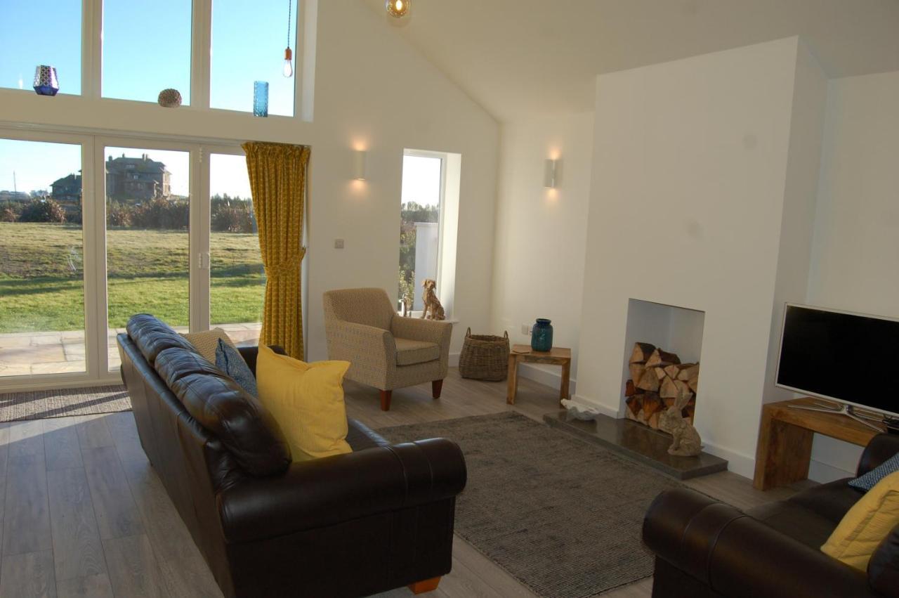 Beautiful, Modern Villa 5 Mins Walk From The Stunning Bay At Trearddur Holyhead Zewnętrze zdjęcie
