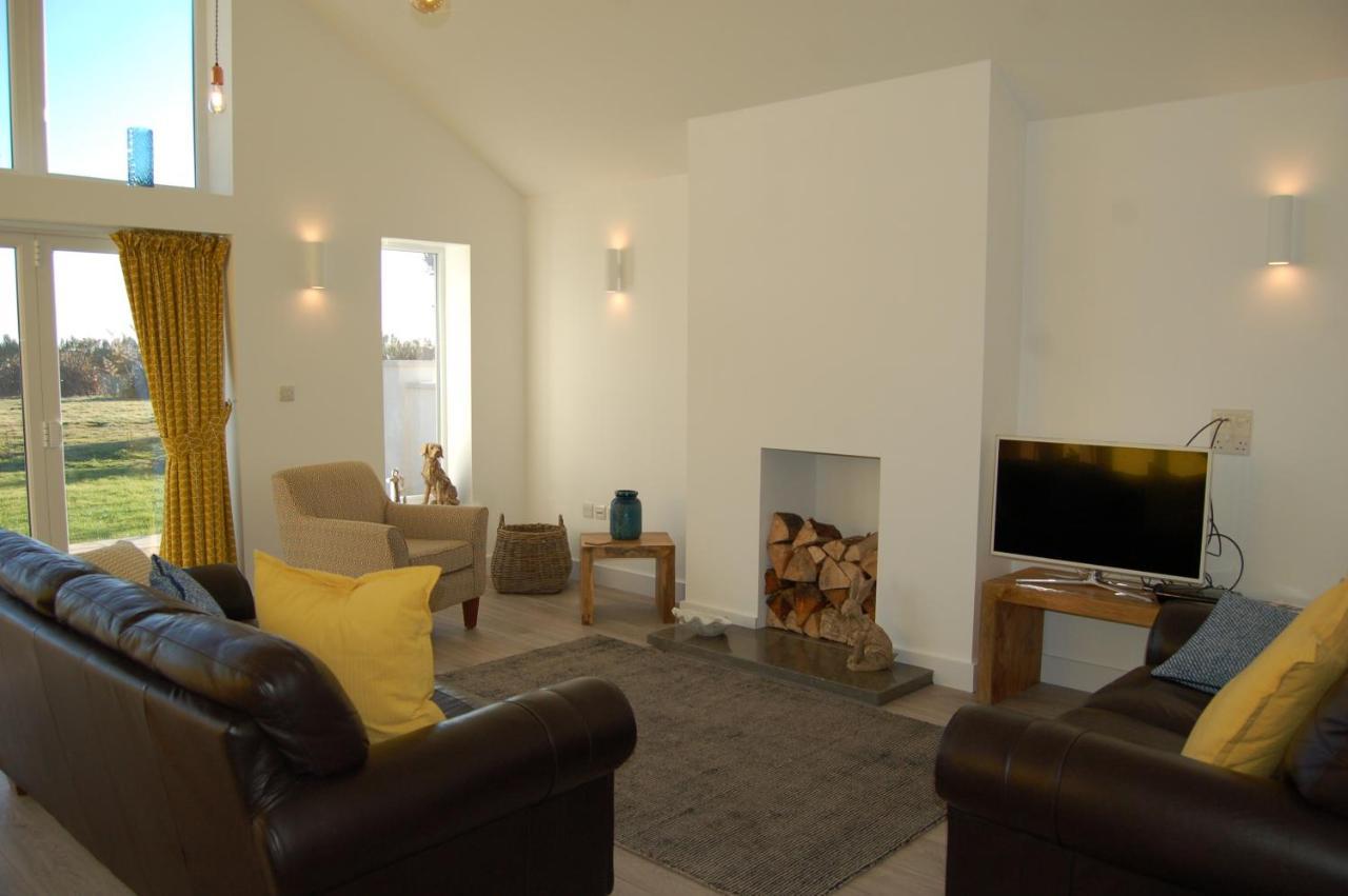 Beautiful, Modern Villa 5 Mins Walk From The Stunning Bay At Trearddur Holyhead Zewnętrze zdjęcie