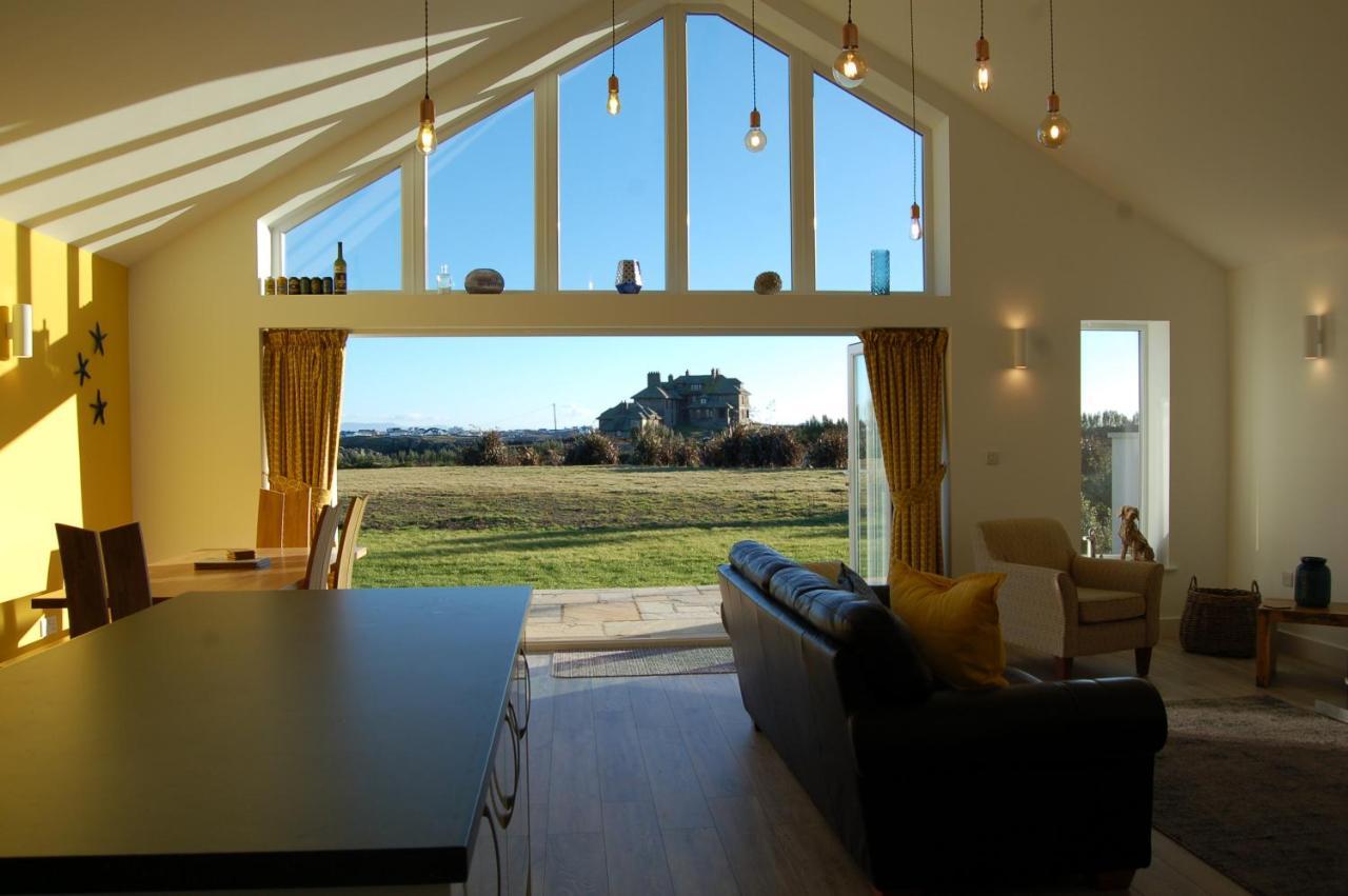 Beautiful, Modern Villa 5 Mins Walk From The Stunning Bay At Trearddur Holyhead Zewnętrze zdjęcie